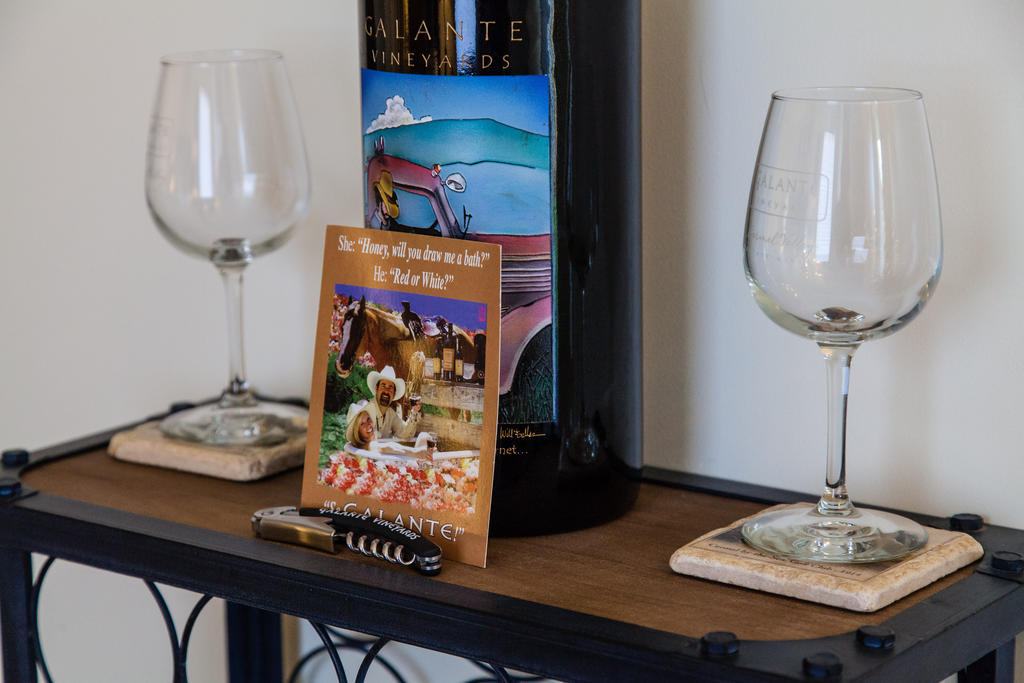 The Vendange Carmel Inn & Suites Carmel-by-the-Sea Quarto foto